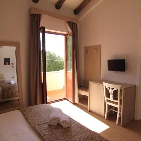 Monte San Giovanni-nebrodi Hotel 3*