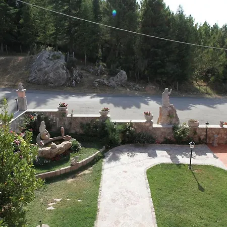 Monte San Giovanni-nebrodi Hotel 3*