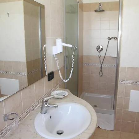 Monte San Giovanni-nebrodi Hotel