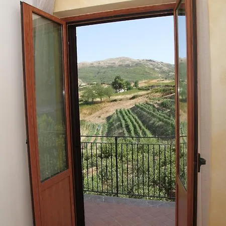 Monte San Giovanni-nebrodi Hotel