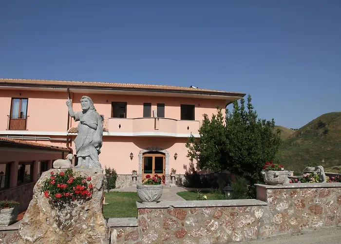 Monte San Giovanni-nebrodi Hotel 3*